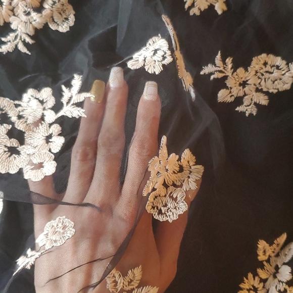 Tule + embroidery black skirt from Mandee - Picture 3 of 4